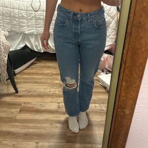 Levi's Women's Light Blue Straight Leg Jeans